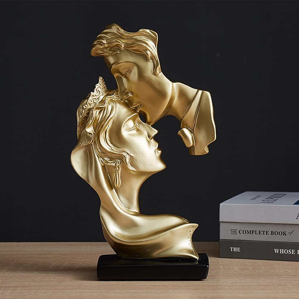 lovers statue